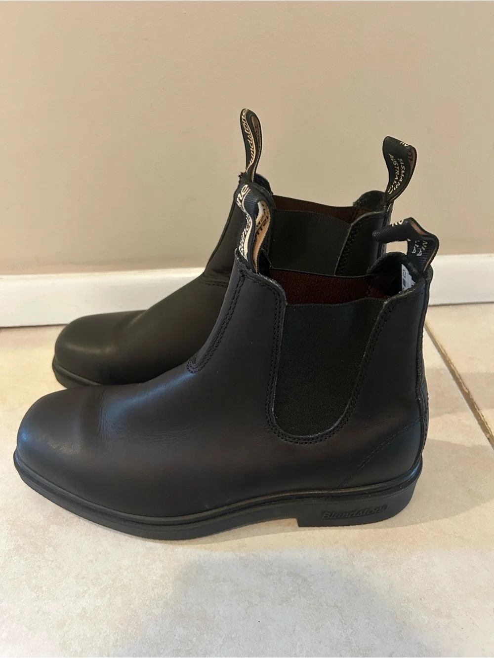 Blundstone Chelsea Boots Black Leather AU 7 US Men’s 8 Womens 10